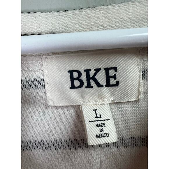BKE Buckle Reversed Pieced Top Cream Black Large - Picture 3 of 11